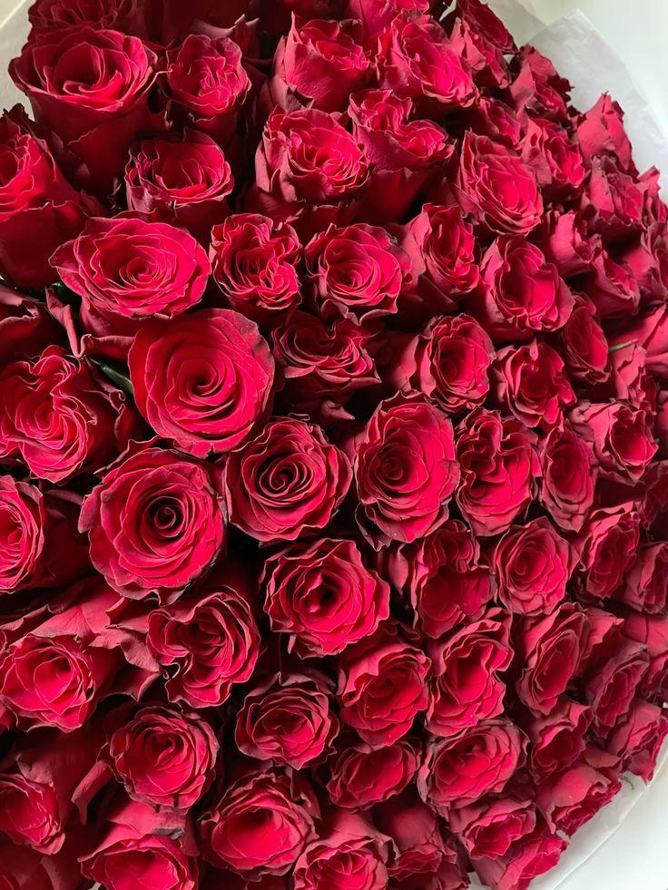 FreshGardenPivot workshop space where corporate flower arrangements are designed and prepared for business delivery